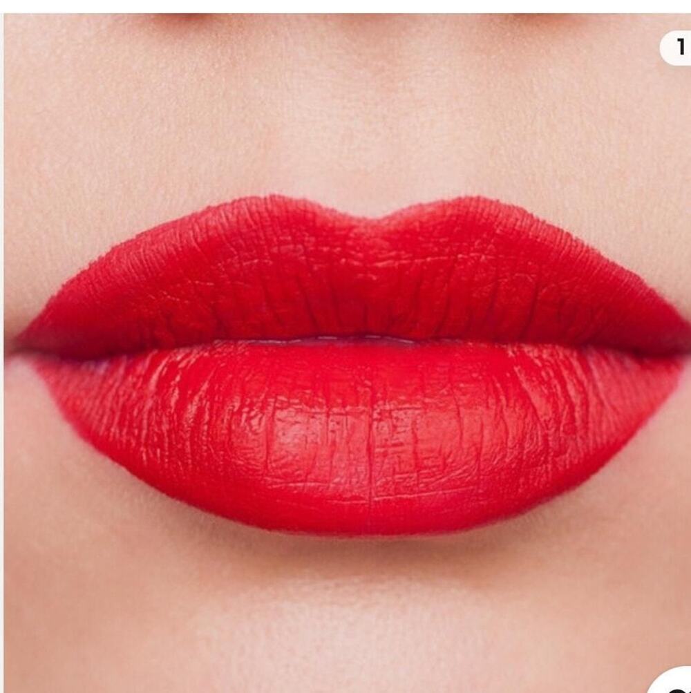 Jeffree Star Velour Liquid Lipstick in the Hot Pink box. Redrum